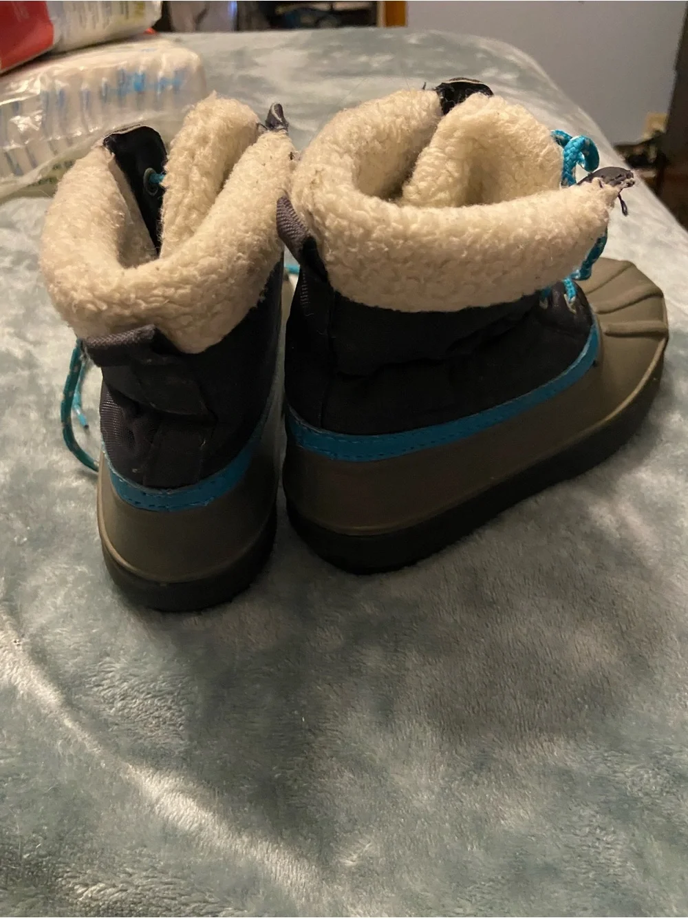 Gymboree blue and Olive Kids Winter Boots with Bright Blue Laces